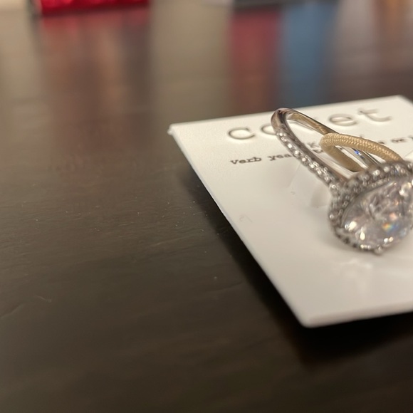 NEW Stunning genuine cubic zirconia ring size 8 - Picture 4 of 6